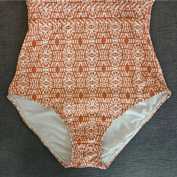 Ellen Tracy Orange Print key hole High Neck Over-The-Shoulder One Piece Swimsuit - Picture 15 of 15